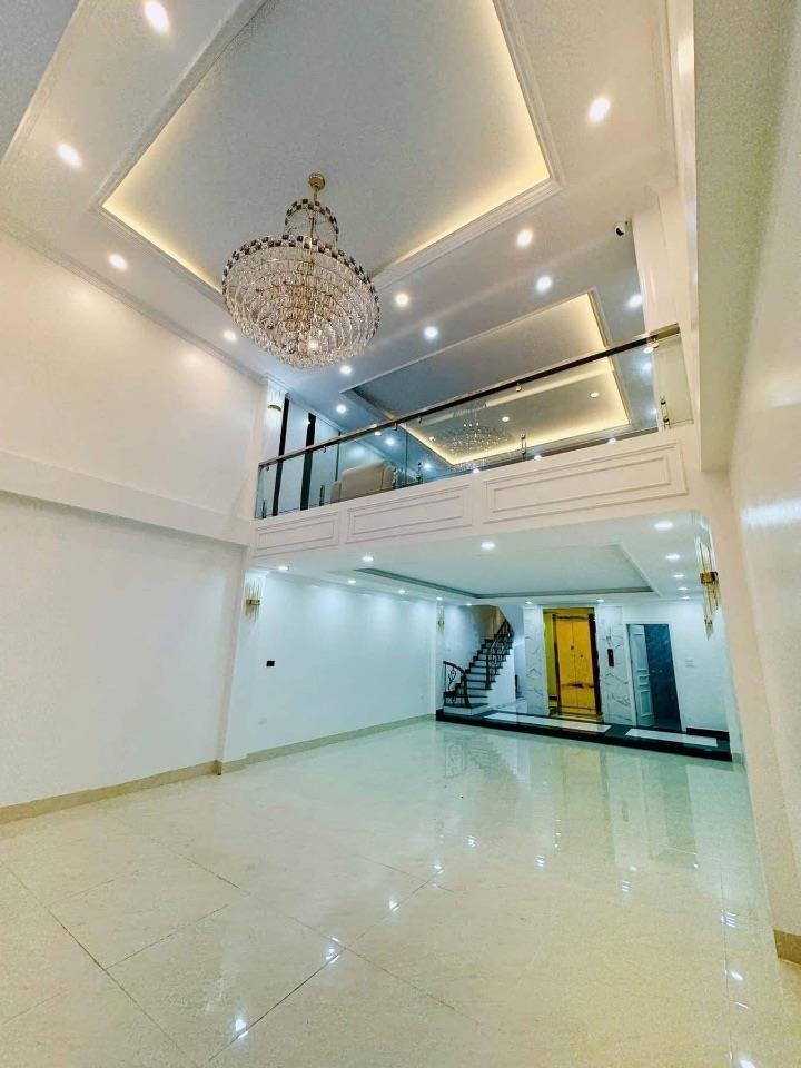 NHÀ MỚI- LÔ GÓC- Ở NGAY- 47M- 5 TẦNG THANG MÁY- NGÕ THÔNG- PHỐ TRẦN DUY HƯNG. 