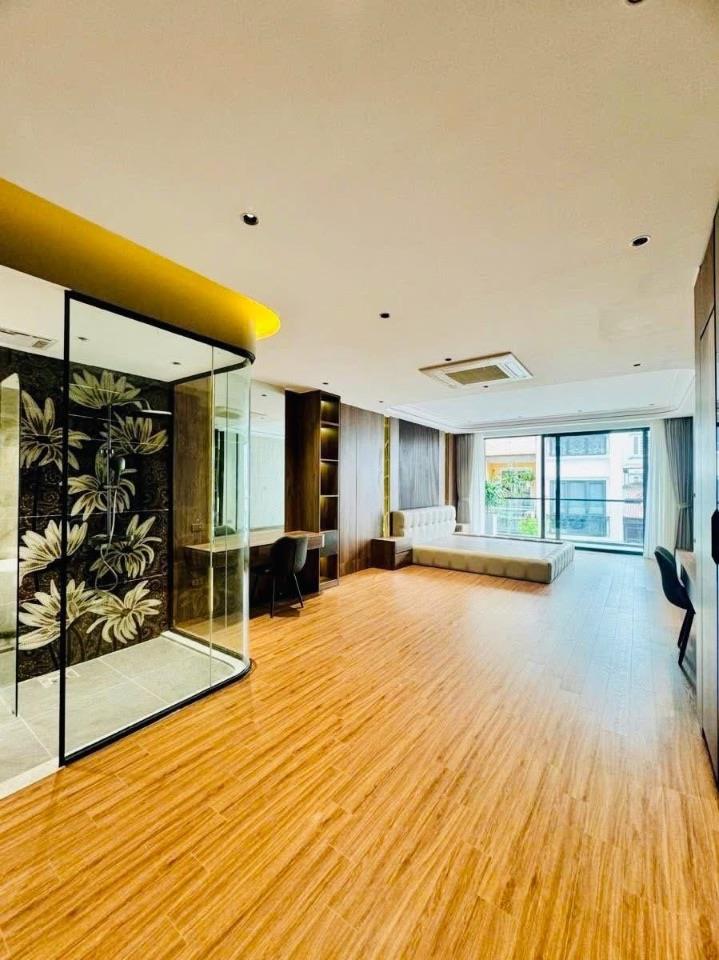 CHỈ 21 TỶ SỞ HỮU NHÀ Ô TÔ ĐỖ CỬA- SÁT PHỐ- 50M x 5 TẦNG- MT TO- PHỐ TRẦN DUY HƯNG. 