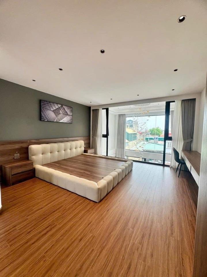 NHÀ PHÂN LÔ PHỐ TRUNG KÍNH- VỈA HÈ- Ô TÔ TRÁNH- 60M x 5 TẦNG- 2 THOÁNG- TIỆN ÍCH BẠT NGÀN. 