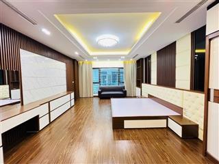 NHÀ MẠC THÁI TỔ- GẦN PHỐ- Ô TÔ ĐỖ CỬA- 7 NGỦ THOÁNG SÁNG- Ở NGAY- TIỆN ÍCH BẠT NGÀN. 