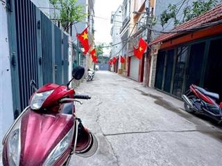 TRUNG KÍNH TO- 3 THOÁNG CỰC HIẾM- GARA Ô TÔ- 20M RA PHỐ- 62M- 7 NGỦ- PHÂN LÔ DÂN TRÍ CAO. 