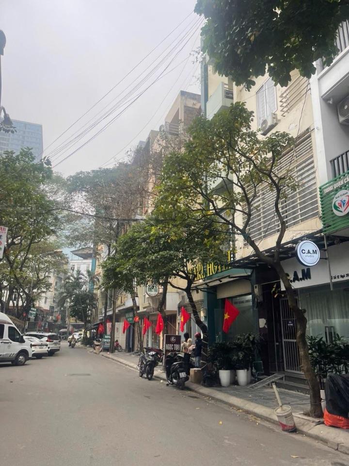 PHÂN LÔ TRUNG HOÀ- VỈA HÈ- Ô TÔ TRÁNH- KINH DOANH ĐỈNH- 61M- 8 NGỦ THOÁNG SÁNG- 27 TỶ. 