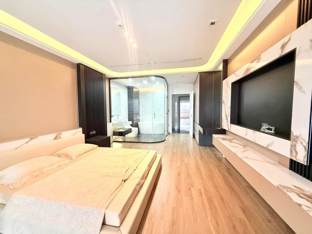 NHÀ 2 THOÁNG PHỐ TRẦN DUY HƯNG- 40M RA PHỐ- Ô TÔ ĐỖ CỬA- 66M- MẶT TIỀN 6M- Ở NGAY. 