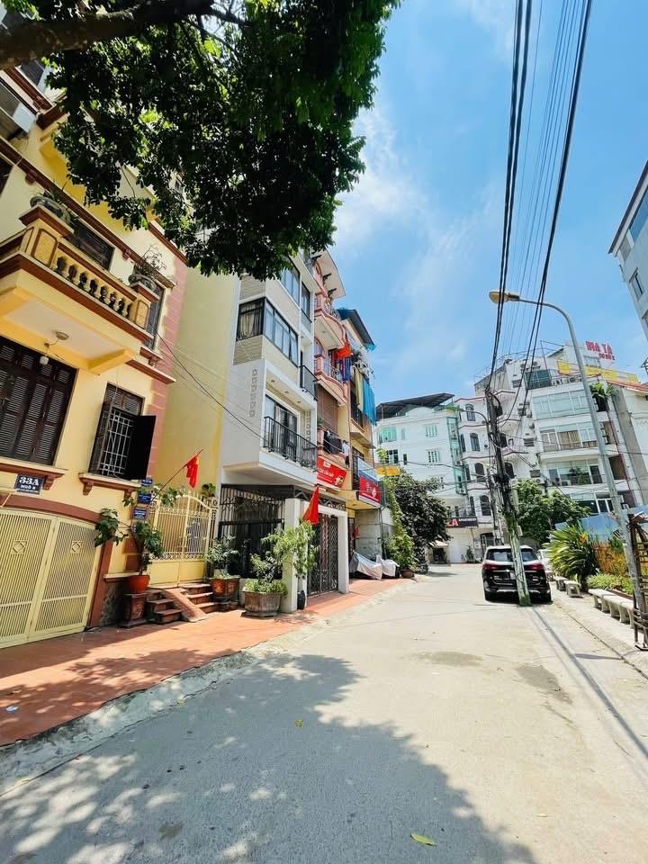 PHÂN LÔ PHỐ ĐỖ QUANG- 2 THOÁNG- Ô TÔ TRÁNH- VỈA HÈ- NGÕ THÔNG- 61M- 7 NGỦ RỘNG RÃI. 