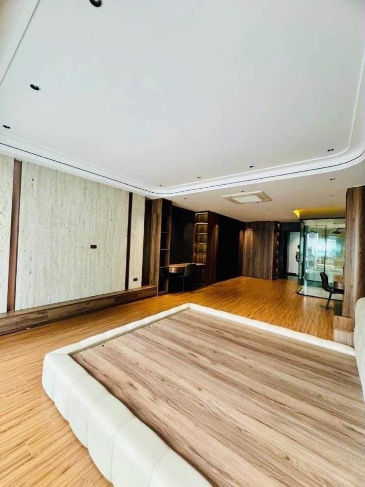 TRUNG KÍNH- VIEW HỒ- VỪA Ở VỪA KINH DOANH- NGÕ THÔNG- Ô TÔ ĐỖ CỬA- 100M- 5 NGỦ. 