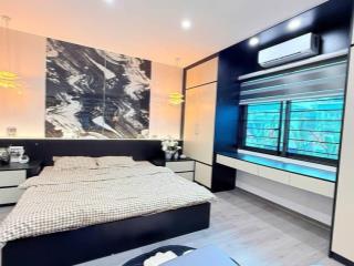 13 TỶ- TRẦN DUY HƯNG- SÁT HỒ- 2 THOÁNG- 50M- 7 NGỦ- NHÀ ĐẸP Ở NGAY- NGÕ THÔNG- 30M RA PHỐ. 