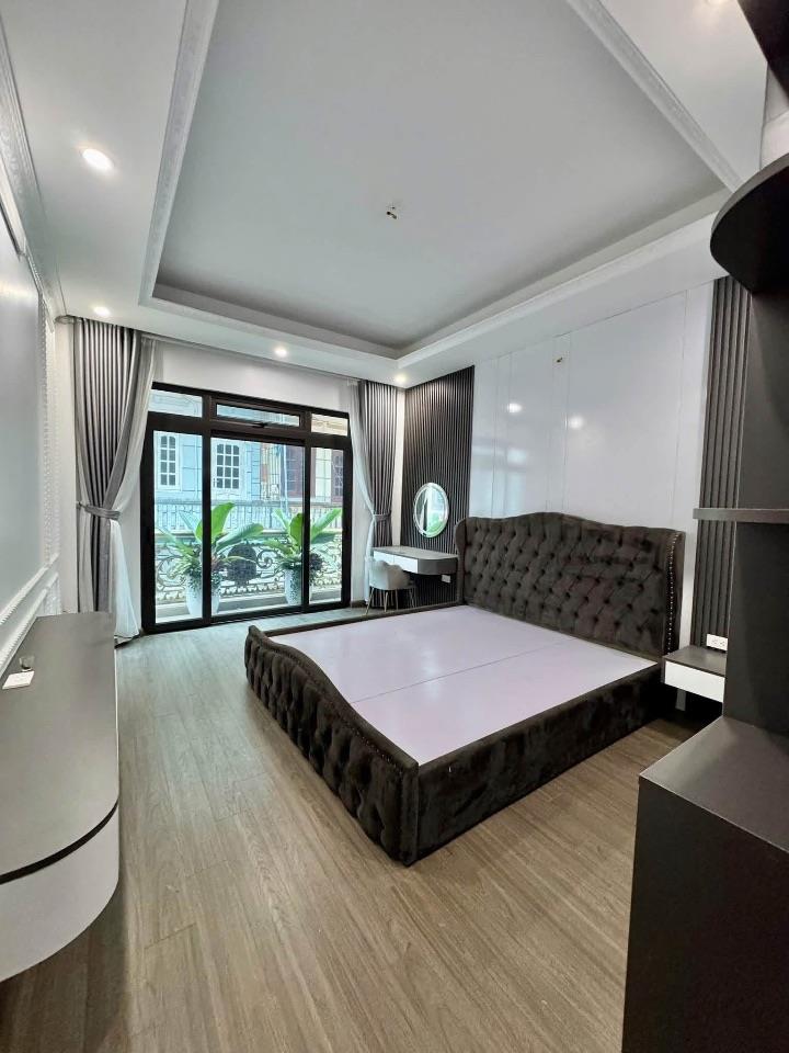 20 TỶ- TRUNG KÍNH TO- 2 THOÁNG- NGÕ Ô TÔ- 30M RA PHỐ- 50M- 7 NGỦ- PHÂN LÔ YÊN TĨNH- Ở NGAY. 