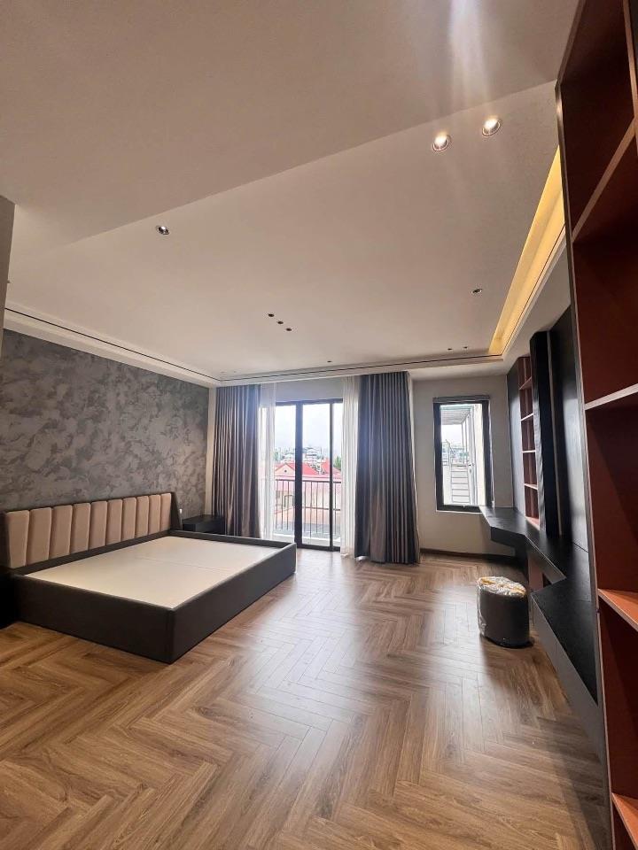 NGUYỄN CHÁNH- NHÀ ĐẸP Ở NGAY- 2 THOÁNG- 30M RA PHỐ- 72M- 7 NGỦ- PHÂN LÔ YÊN TĨNH. 