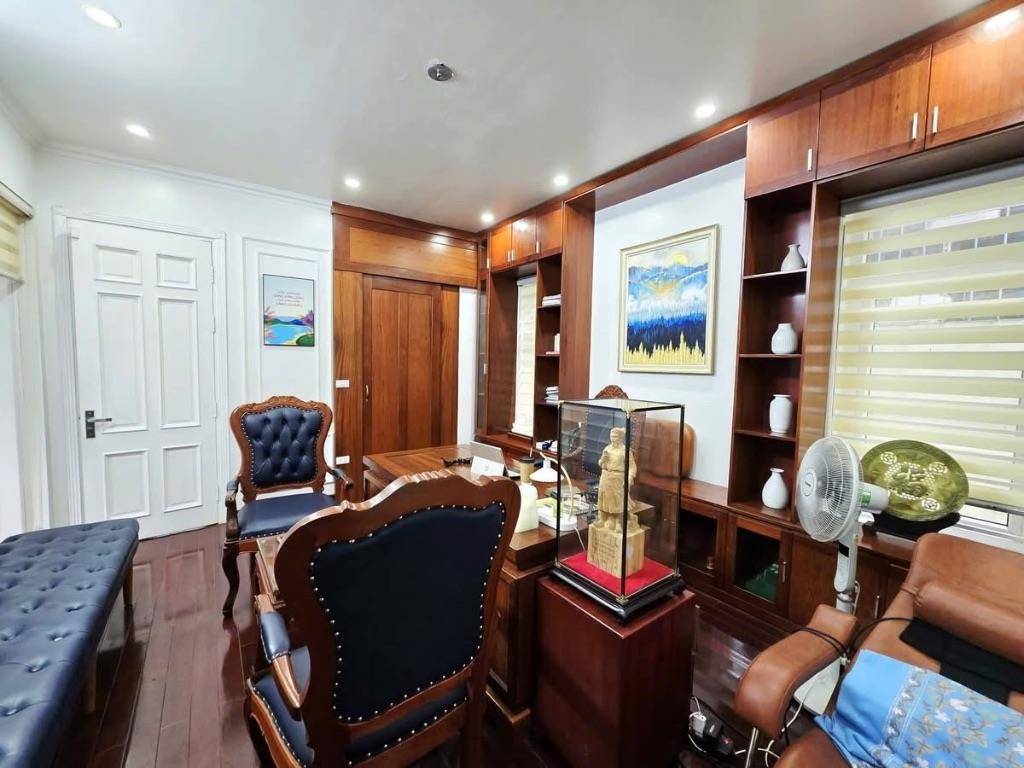 ĐỖ QUANG- VỊ TRÍ ĐẸP CHO VĂN PHÒNG- 2 THOÁNG- VỈA HÈ- Ô TÔ TRÁNH- 50M RA PHỐ.