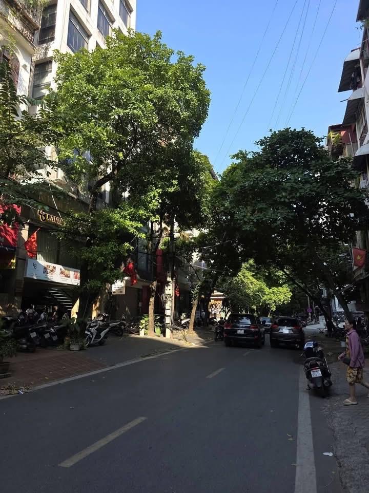 TRẦN DUY HƯNG- ĐỊA CHỈ ĐẸP CHO VĂN PHÒNG- MẶT TIỀN 5M- THANG MÁY- VỈA HÈ- Ô TÔ TRÁNH. 