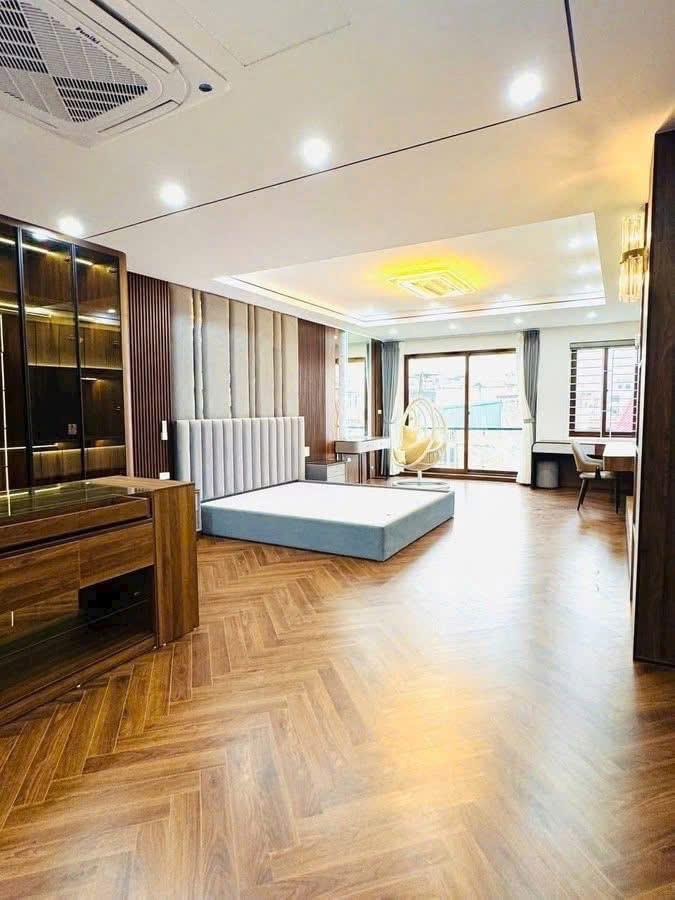 22 TỶ- ĐỖ QUANG- GẦN PHỐ, SỐNG THUẬN TIỆN- 6 NGỦ THOÁNG SÁNG- THANG MÁY- NGÕ THÔNG. 