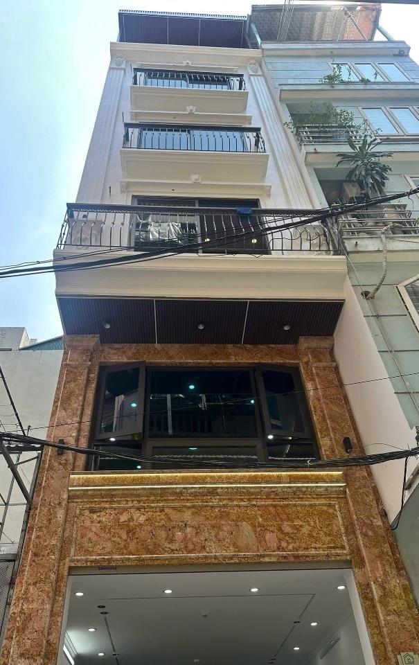 TRUNG KÍNH- LÔ GÓC- MT 9M- 40M RA PHỐ- NGÕ THÔNG- Ở THOẢI MÁI, KINH DOANH LINH HOẠT. 