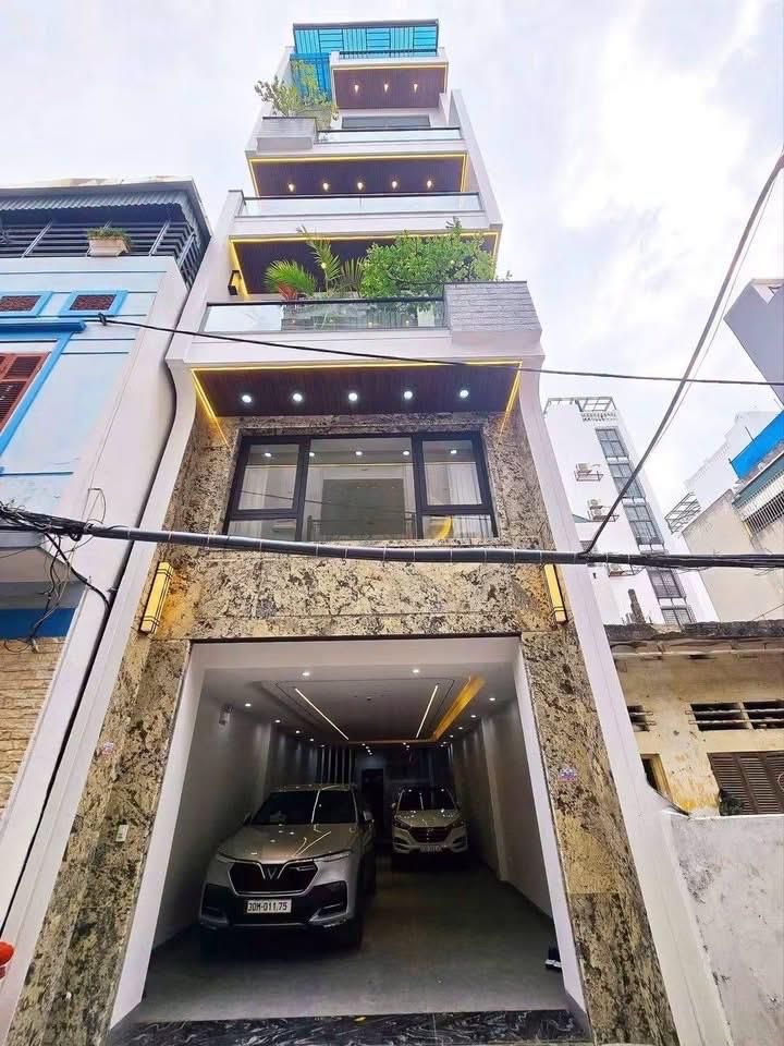 TRUNG KÍNH- DT 81M  RỘNG RÃI- PHÂN LÔ- Ô TÔ TRÁNH- VỈA HÈ- THANG MÁY- SỐNG TIỆN NGHI. 