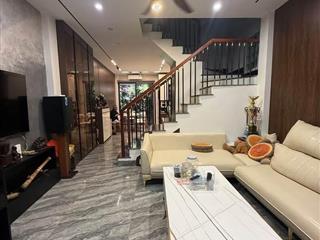 TRẦN DUY HƯNG- 12,7 TỶ- DT 50M- 7 NGỦ- NHÀ CHO GIA ĐÌNH ĐÔNG NGƯỜI- 20M RA HỒ.