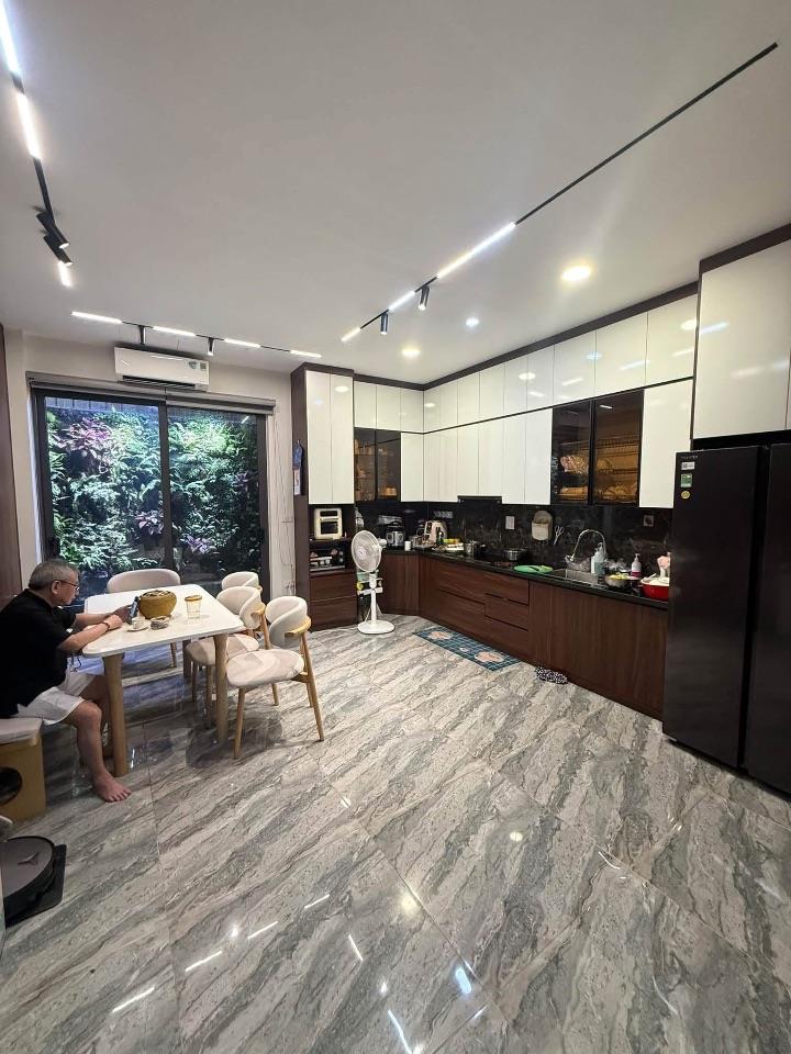 TRẦN DUY HƯNG- 12,7 TỶ- DT 50M- 7 NGỦ- NHÀ CHO GIA ĐÌNH ĐÔNG NGƯỜI- 20M RA HỒ.