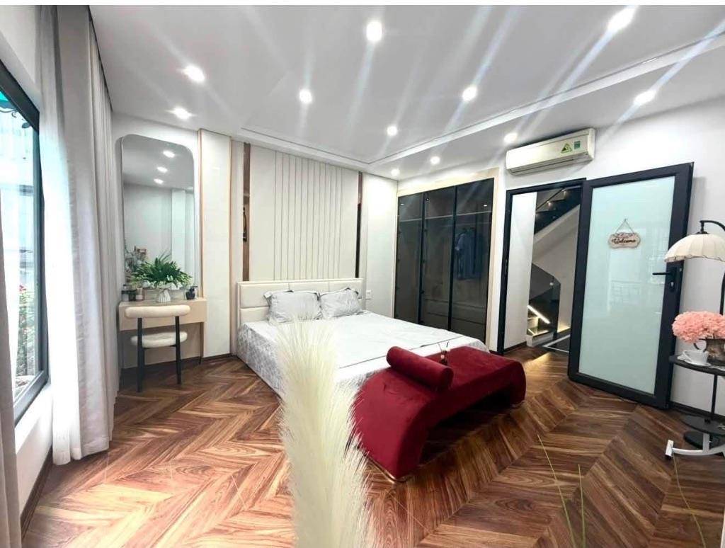 TRẦN DUY HƯNG- 12 TỶ- 47M- 7 NGỦ- 30M RA PHỐ- GẦN HỒ, THOÁNG MÁT- NHÀ CHO GIA ĐÌNH. 