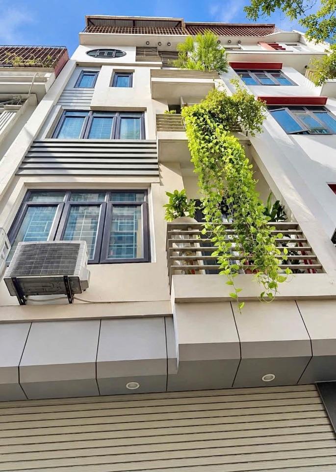 30M RA PHỐ MẠC THÁI TỔ- 47M- 7 NGỦ THOÁNG SÁNG- YÊN TĨNH- NHÀ CHO GIA ĐÌNH. 