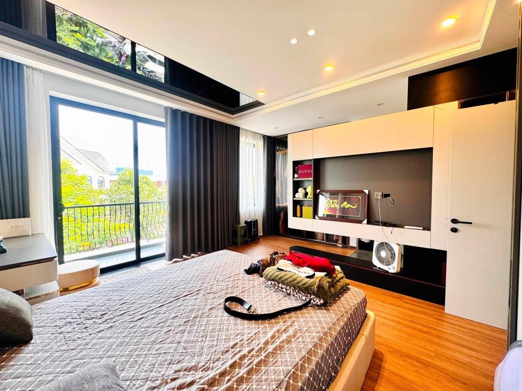 30M RA PHỐ MẠC THÁI TỔ- 47M- 7 NGỦ THOÁNG SÁNG- YÊN TĨNH- NHÀ CHO GIA ĐÌNH. 