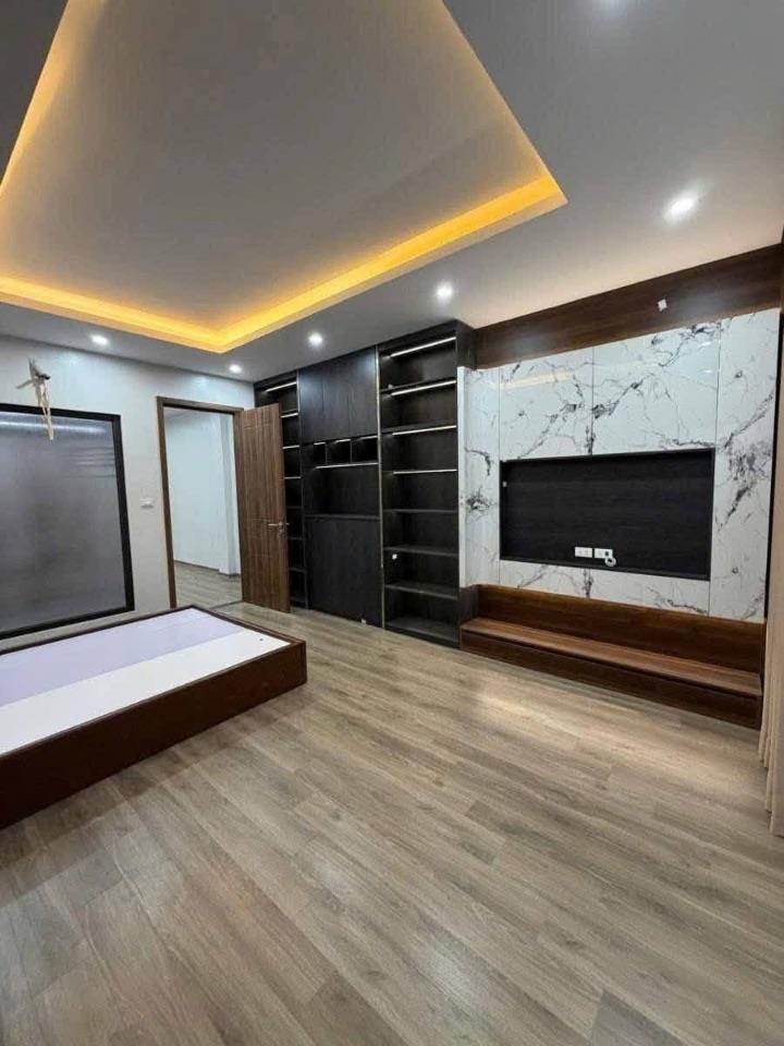 NGUYỄN THỊ ĐỊNH- 12 TỶ- 7 NGỦ THOÁNG SÁNG- 50M RA PHỐ- NGÕ THÔNG- Ở CỰC THÍCH. 