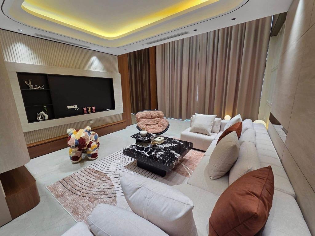 HOÀNG NGÂN- CẦU GIẤY- 85M- MT 5M- 6 NGỦ THOÁNG SÁNG- 20M RA PHỐ- NGÕ THÔNG-Ở CỰC THOẢI MÁI. 