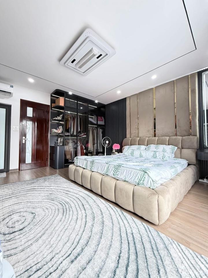 21,5 TỶ- TRẦN DUY HƯNG- 75M- 7 NGỦ- 50M RA PHỐ- NHÀ RỘNG, RẤT HỢP GIA ĐÌNH. 