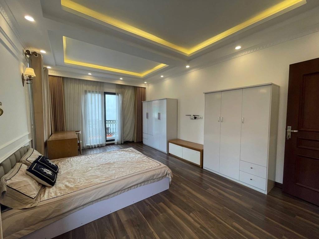 TRUNG KÍNH- 15,9 TỶ- 52M- 7 TẦNG XÂY MỚI- THANG MÁY- Ô TÔ VÀO NHÀ- NGÕ THÔNG, KINH DOANH. 