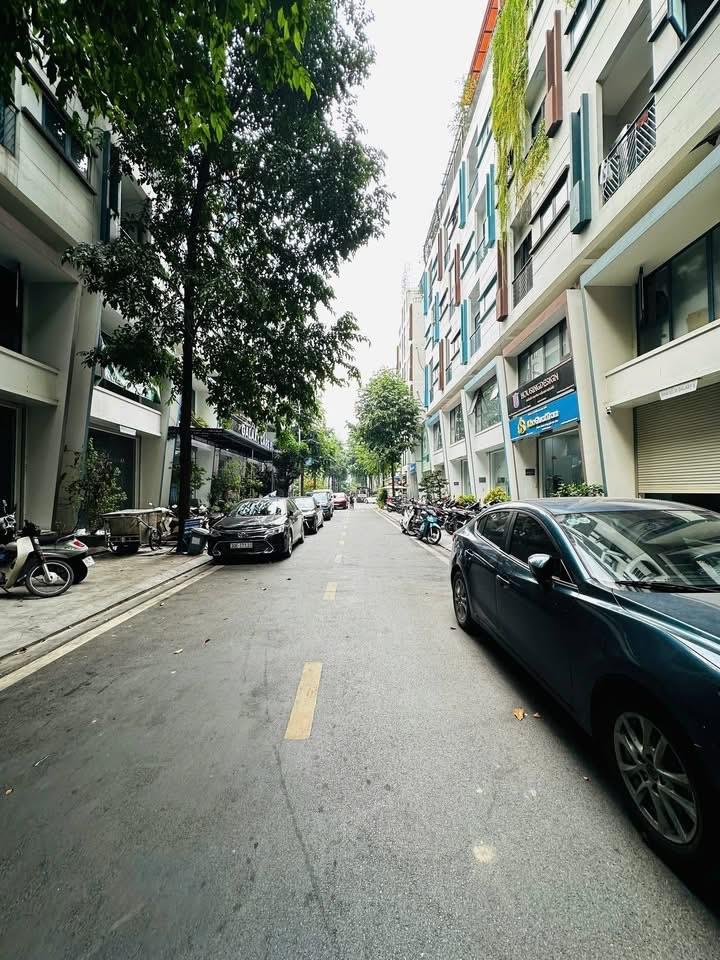 ĐỖ QUANG- 26,2 TỶ- DT 50M- 5 TẦNG- PHÂN LÔ 2 MẶT THOÁNG- Ô TÔ TRÁNH- VỈA HÈ RỘNG. 