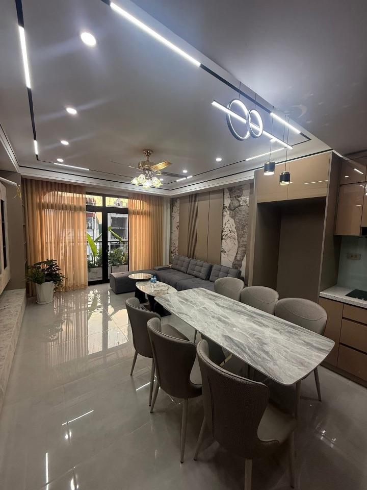TRUNG KÍNH- DT 70M- 6 TẦNG- 40M RA PHỐ- NHÀ RỘNG, MỖI NGƯỜI MỘT KHOẢNG RIÊNG- 26,3 TỶ
