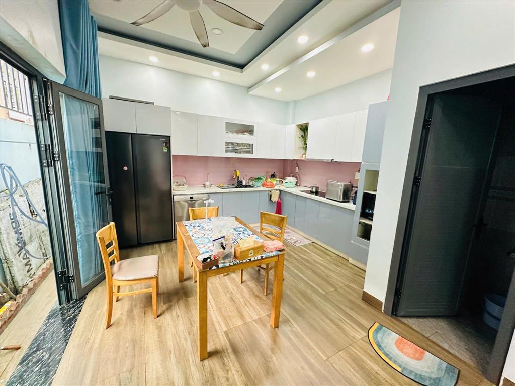 Bán nhà hoàng diệu 2  thủ đức  73m2 (5 x 15)  3tầng  hẻm xe hơi thông