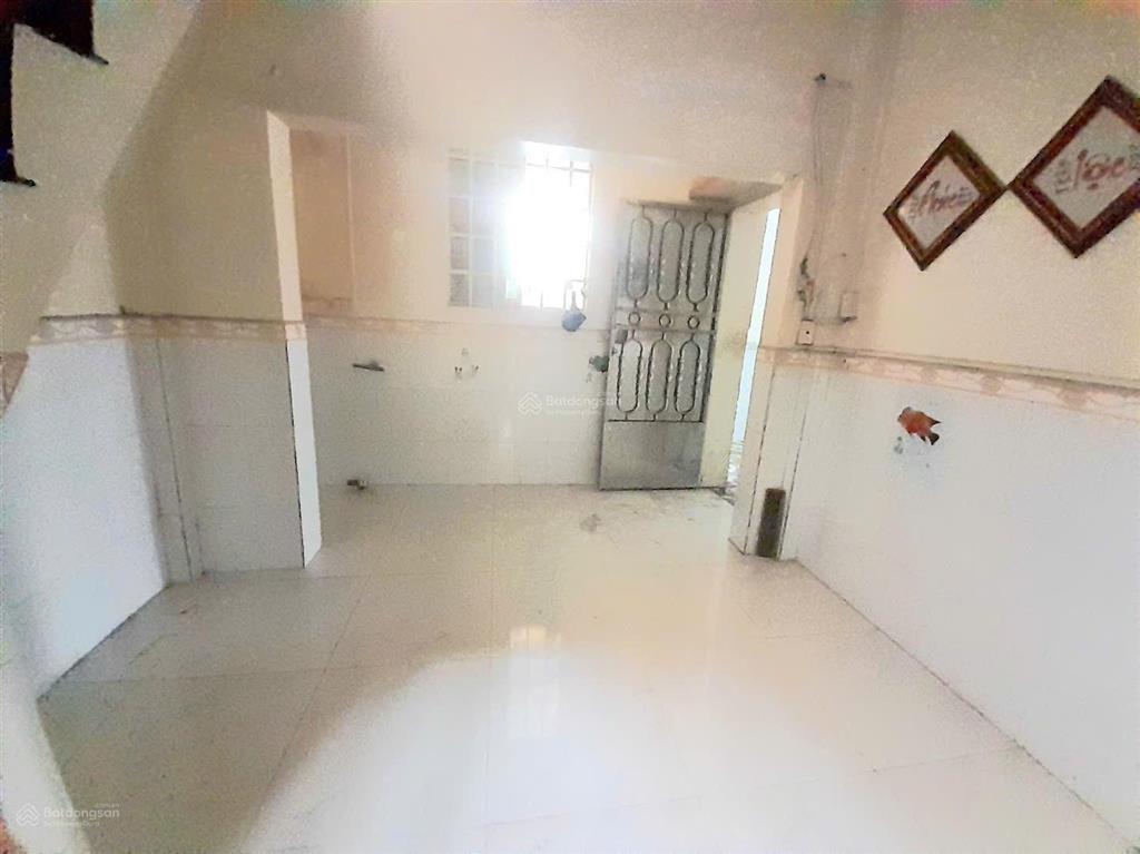 Bán nhà kha vạn cân  chợ thủ đức  40m2  3tầng  4pnhẻm thông  sổ hồng riêngkhông quy hoạch