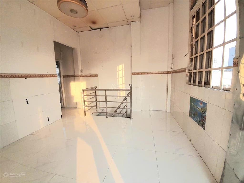 Bán nhà kha vạn cân  chợ thủ đức  40m2  3tầng  4pnhẻm thông  sổ hồng riêngkhông quy hoạch