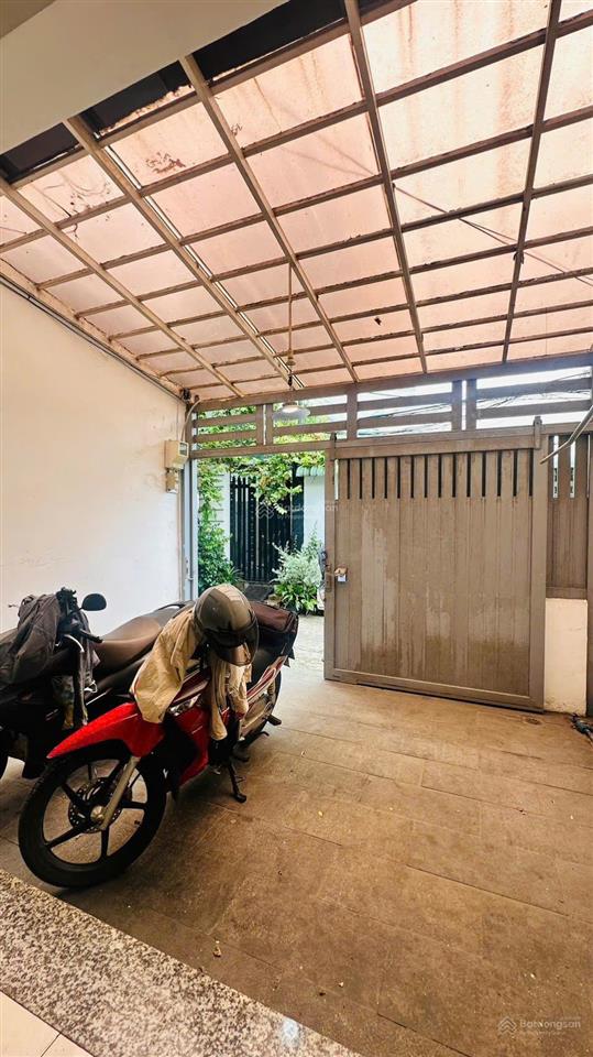 Bán nhà ngay ngã 4 thủ đức  hiệp phú  105m2  2 tầng  4pn  ô tô ngủ trong nhà