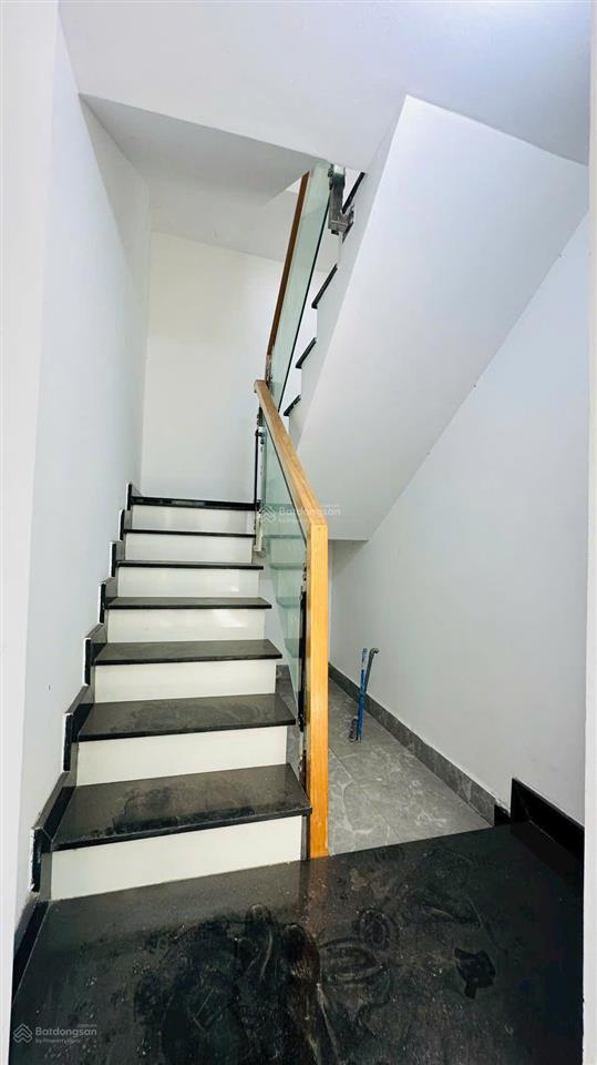 Bán nhà dương văn cam  chợ thủ đức  50m2  3 tầng  4pn  cho thuê 12 triệu/tháng