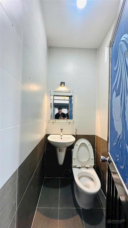Bán nhà dương văn cam  chợ thủ đức  50m2  3 tầng  4pn  cho thuê 12 triệu/tháng