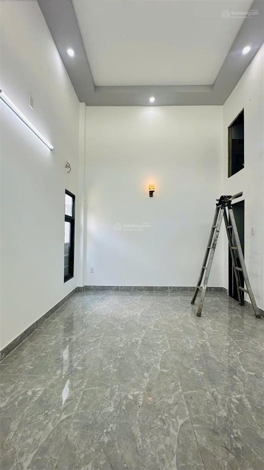 Bán nhà dương văn cam  chợ thủ đức  50m2  3 tầng  4pn  cho thuê 12 triệu/tháng
