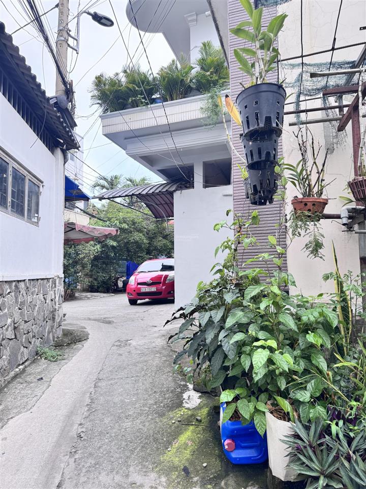 Bán nhà võ văn ngân  thủ đức  42m²  nhà 2 tầng đúc  sát hẻm xe hơi tránh