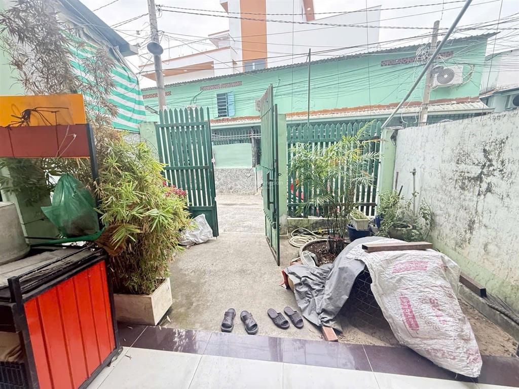 Bán nhà chợ tam hà  thủ đức  121m2  2 tầng  hẻm 5m  ô tô ngủ trong nhà  sổ hoàn công
