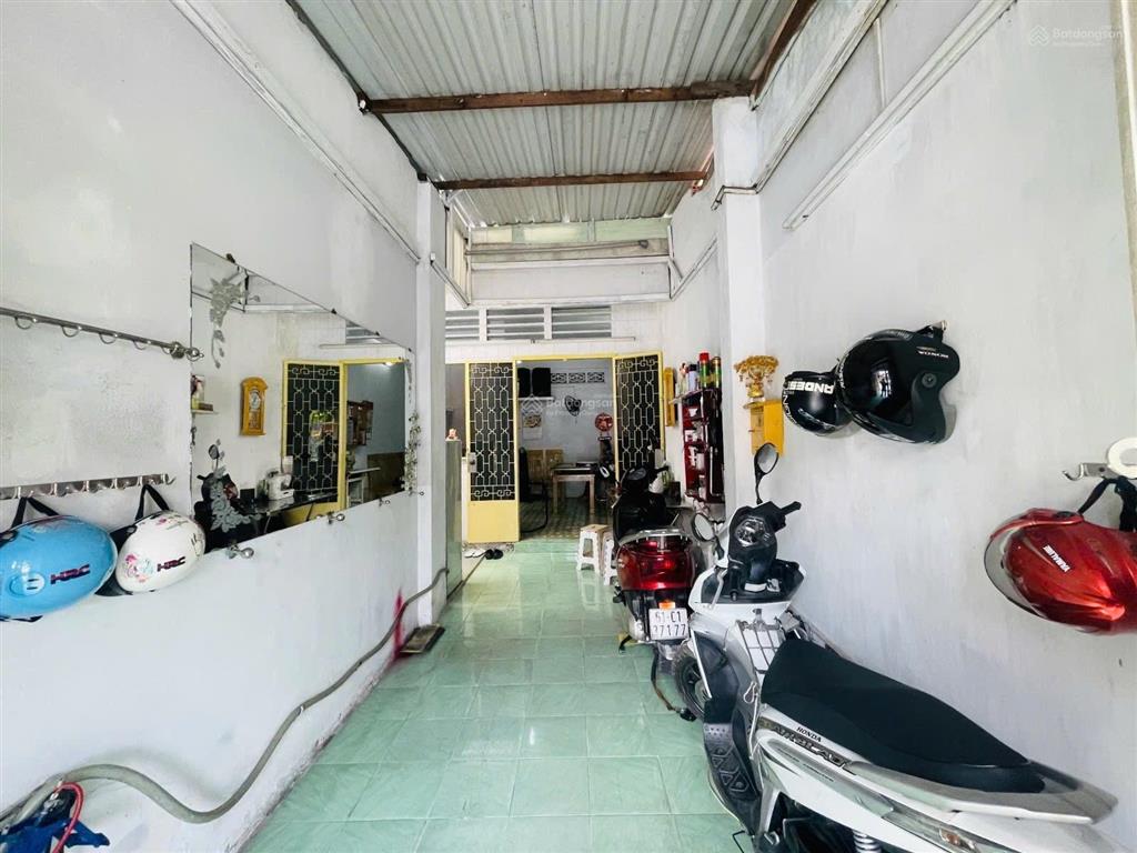 Bán nhà mặt tiền tô ngọc vân  thủ đức  70m2  đường 16m vỉa hè 2 bên  kinh doanh sầm uất
