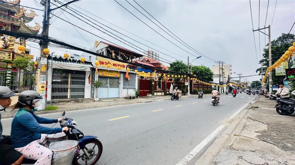 Bán nhà mặt tiền tô ngọc vân  thủ đức  70m2  đường 16m vỉa hè 2 bên  kinh doanh sầm uất