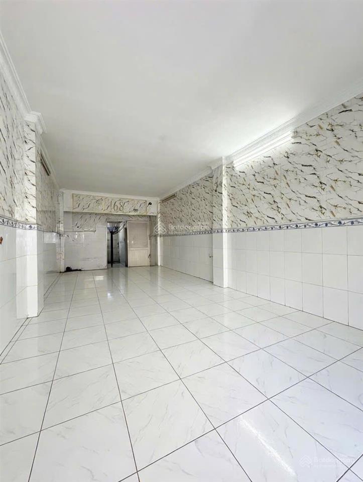 Bán nhà mt đường 3/2  quận 11 gần thái phiên