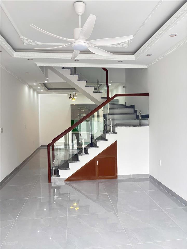 Kh gửi bán căn nhà 45 m2 3 tầng, tuyến 2 ngô gia tự, nam hải, hải an
