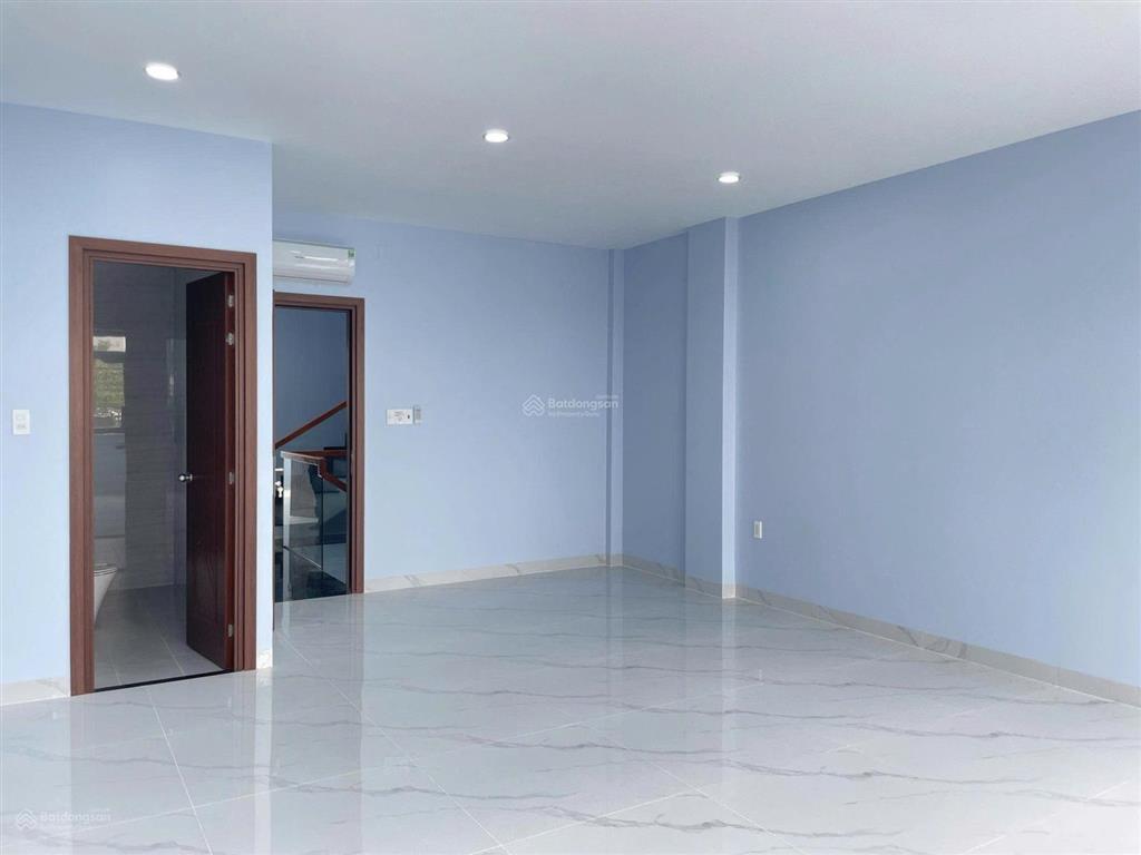 Bán nhà mới xây (5m x 22 ) 4 tầng kdc phú lợi phường 7 quận 8.