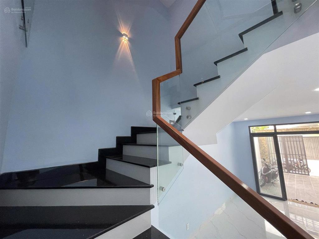 Bán nhà mới xây (5m x 22 ) 4 tầng kdc phú lợi phường 7 quận 8.