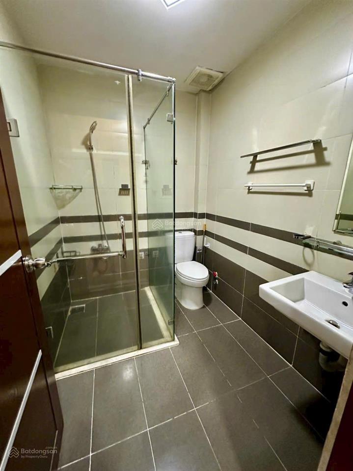 Nhà ngang 5 dài 10 4 tầng đường nguyễn thị tần p2 q8