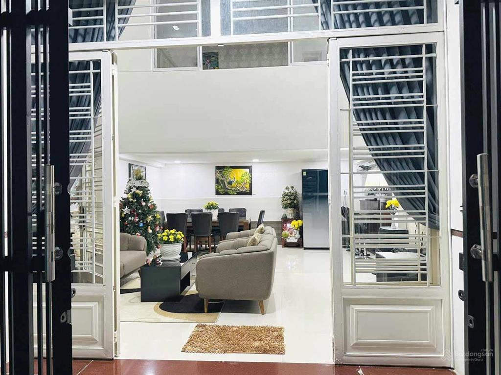 Nhà hẻm 1 xẹt 60m2, căn góc 2 mặt hẻm, nội thất đầy đủ, gần cầu bà tàng phường bình đông