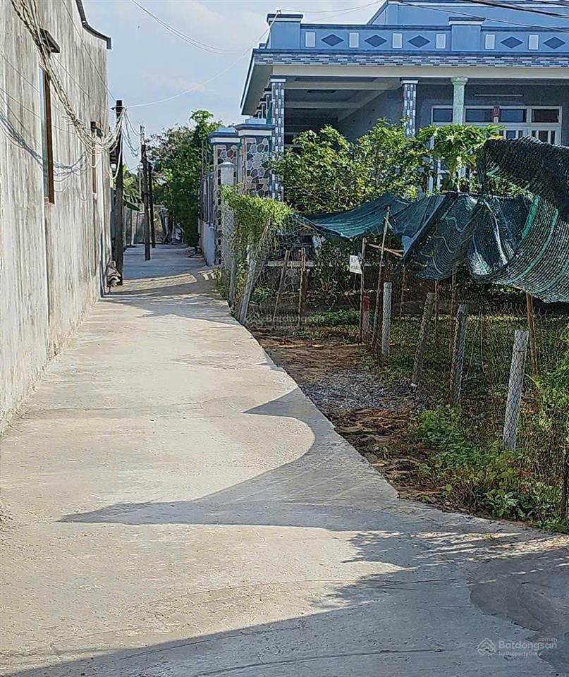 Bán đất 300m2 thổ cư (10 x 32) nở hậu thị trấn cần giuộc. khu tập đoàn 4