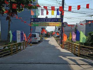 Bán đất 300m2 thổ cư (10 x 32) nở hậu thị trấn cần giuộc. khu tập đoàn 4