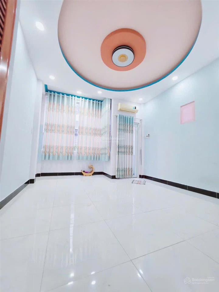 Ô tô đỗ cửa khu vip bông sao p5 q8  hẻm xe hơi 6m