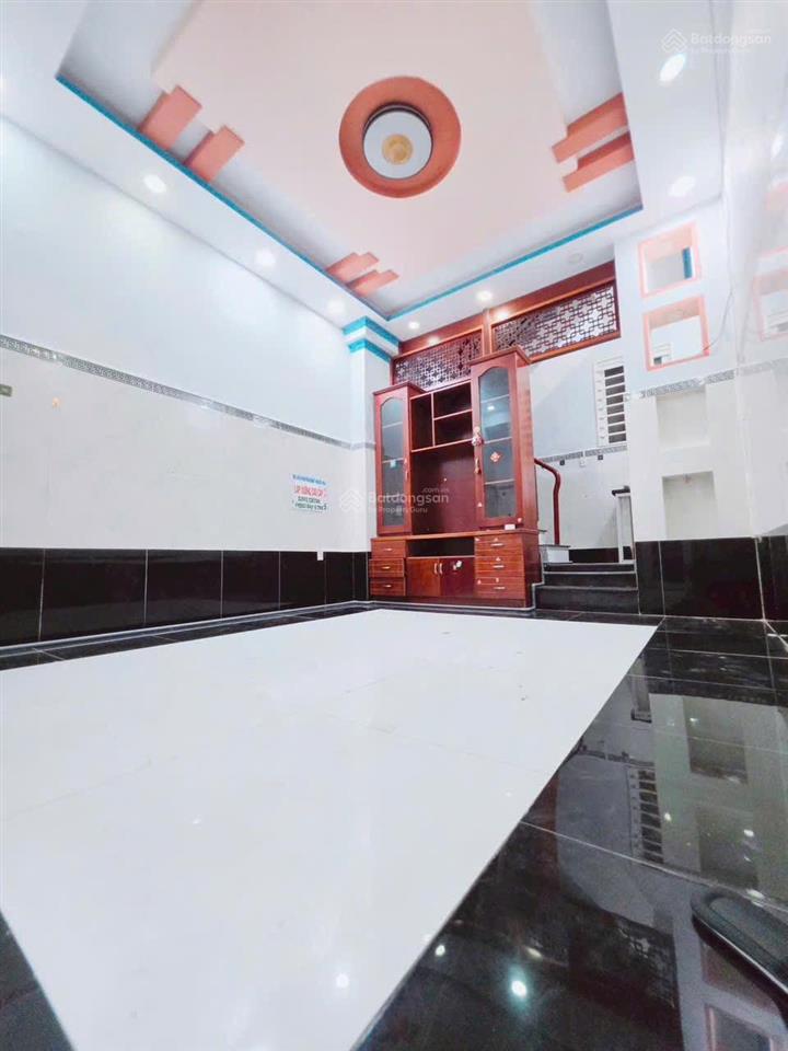 Ô tô đỗ cửa khu vip bông sao p5 q8  hẻm xe hơi 6m