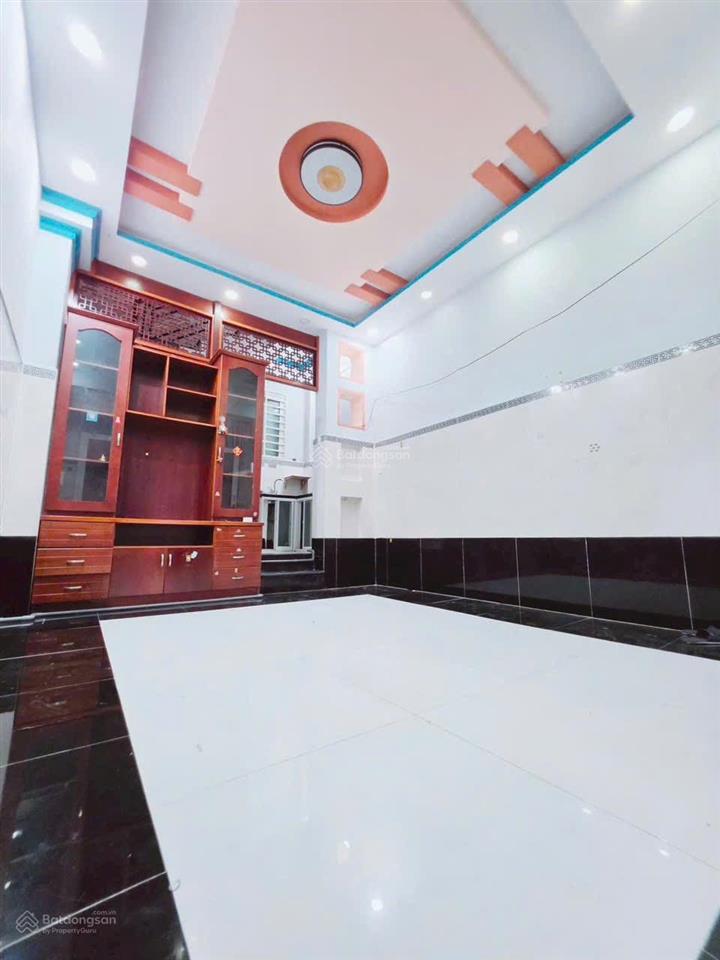 Ô tô đỗ cửa khu vip bông sao p5 q8  hẻm xe hơi 6m